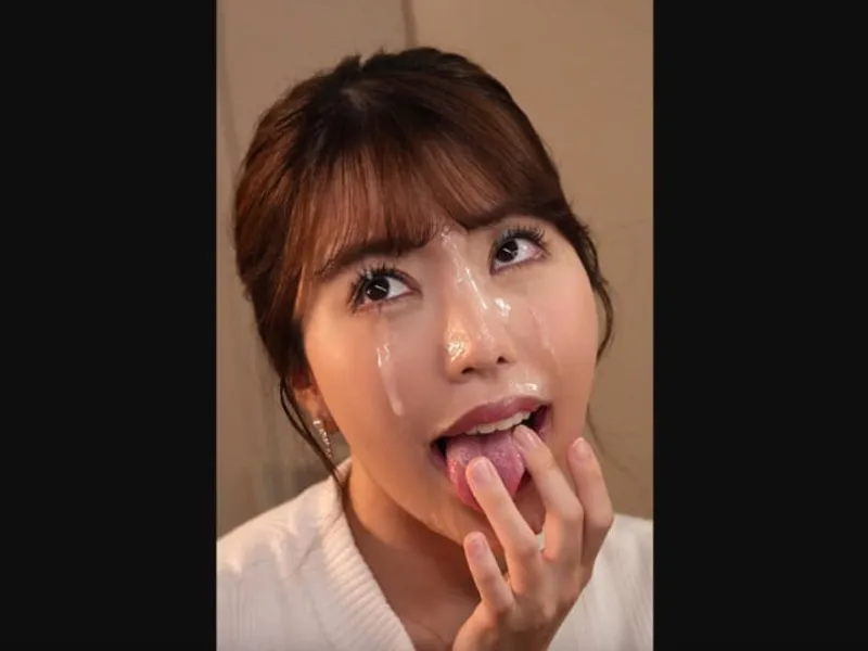 Nam sinh số hưởng được cô giáo dâm đãng liếm cu